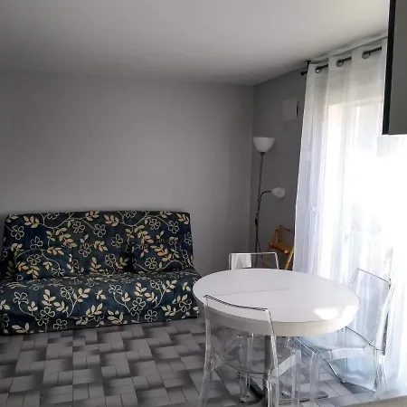 Studio Centre Port, Lumineux Et Confortable *